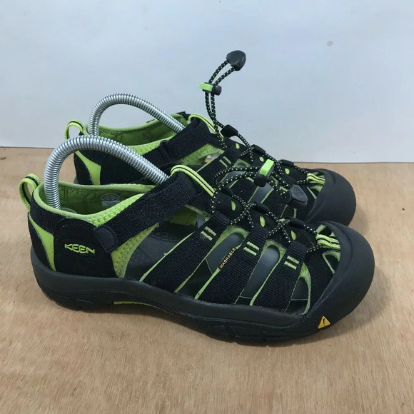 KEEN Youth Newport H2 Outdoor Hiking Sandal Size 6 / 1009965 Black Green